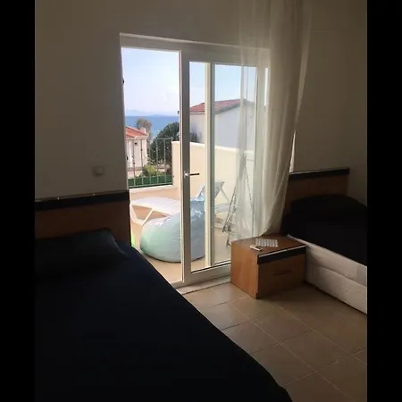 Beyaz Sahil Evleri